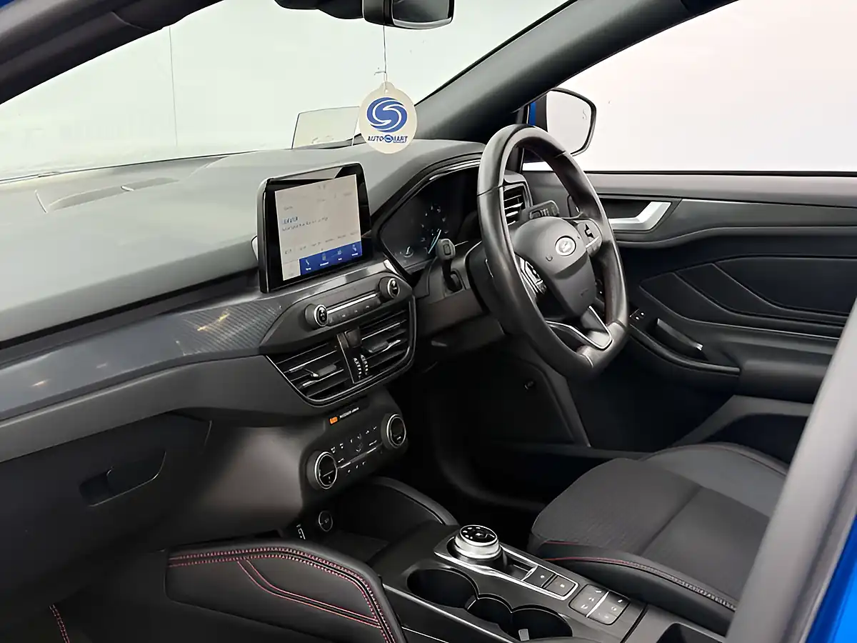 Used 2019 Ford Focus ST-Line X Chrome Blue - Interior and Exterior details 13