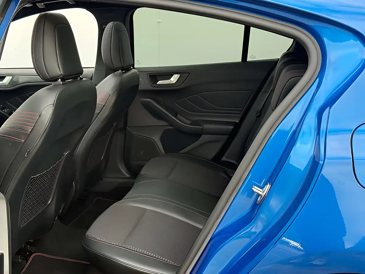 Used 2019 Ford Focus ST-Line X Chrome Blue - Interior and Exterior details 14