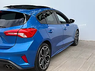 Used 2019 Ford Focus ST-Line X Chrome Blue - Interior and Exterior details 15