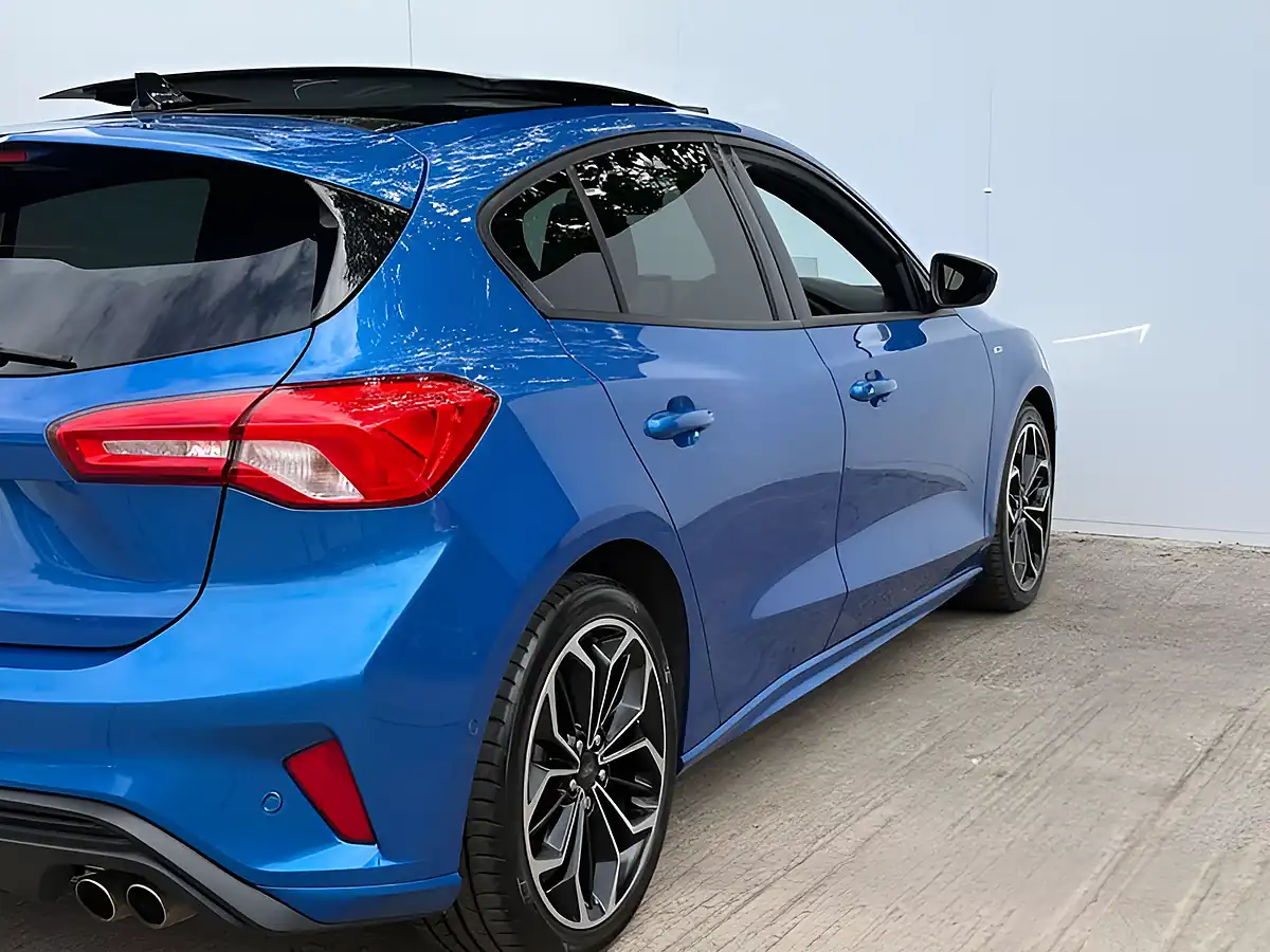 Used 2019 Ford Focus ST-Line X Chrome Blue - Interior and Exterior details 15