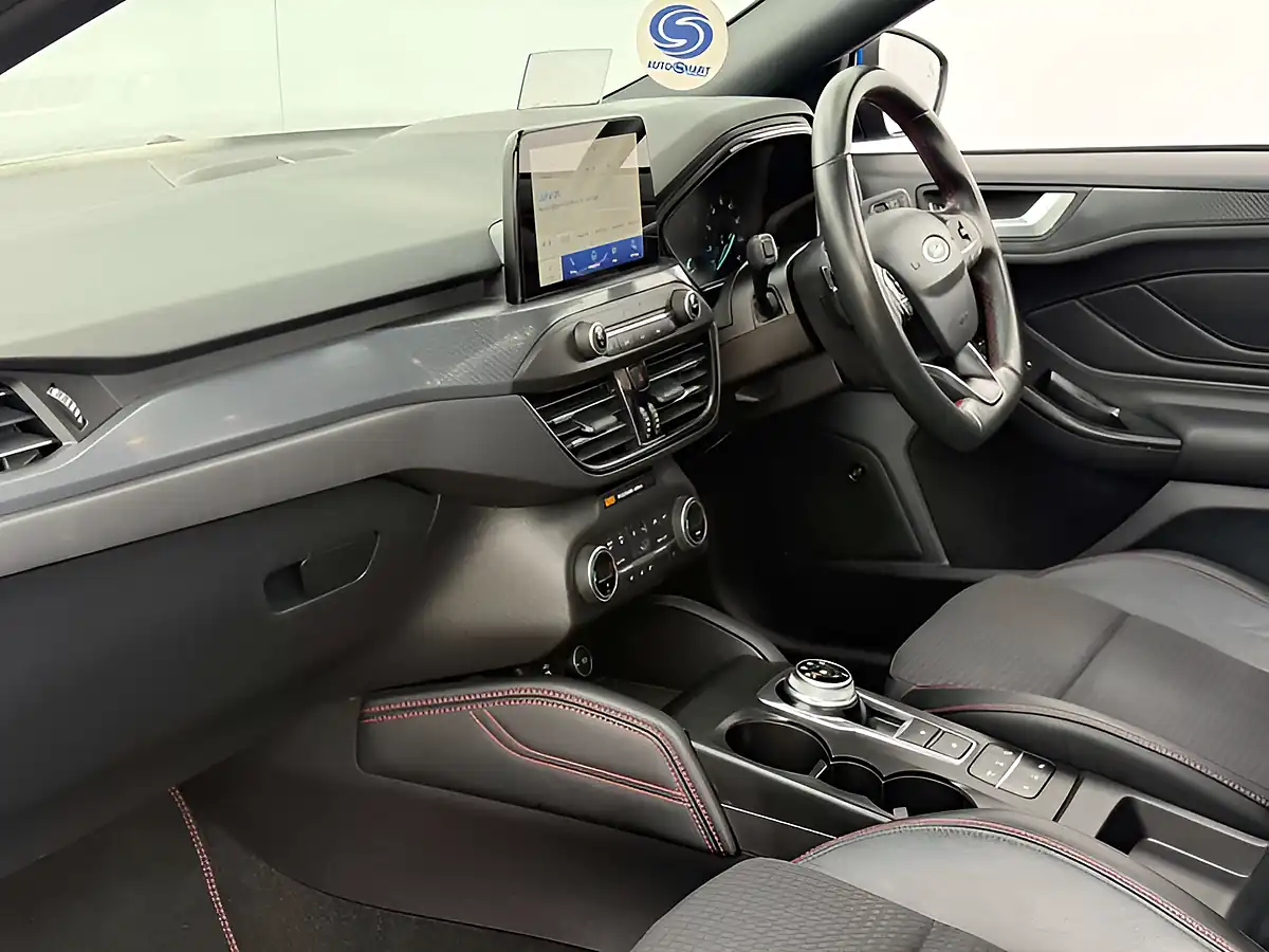 Used 2019 Ford Focus ST-Line X Chrome Blue - Interior and Exterior details 19