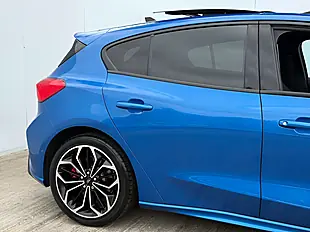 Used 2019 Ford Focus ST-Line X Chrome Blue - Interior and Exterior details 2