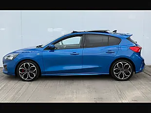 Used 2019 Ford Focus ST-Line X Chrome Blue - Interior and Exterior details 4