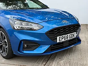Used 2019 Ford Focus ST-Line X Chrome Blue - Interior and Exterior details 7
