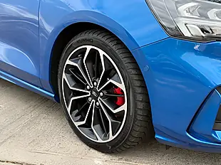Used 2019 Ford Focus ST-Line X Chrome Blue - Interior and Exterior details 8