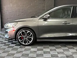 Used 2019 Ford Focus ST-Line X Grey - Interior and Exterior details 11