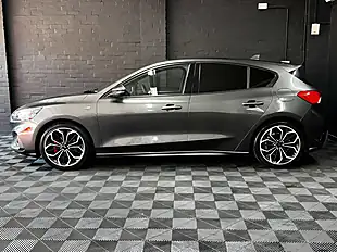 Used 2019 Ford Focus ST-Line X Grey - Interior and Exterior details 12