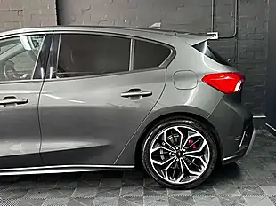 Used 2019 Ford Focus ST-Line X Grey - Interior and Exterior details 13