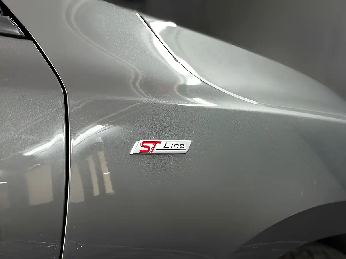 Used 2019 Ford Focus ST-Line X Grey - Interior and Exterior details 14