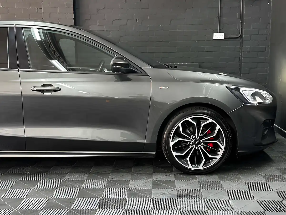 Used 2019 Ford Focus ST-Line X Grey - Interior and Exterior details 15