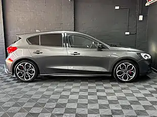Used 2019 Ford Focus ST-Line X Grey - Interior and Exterior details 16