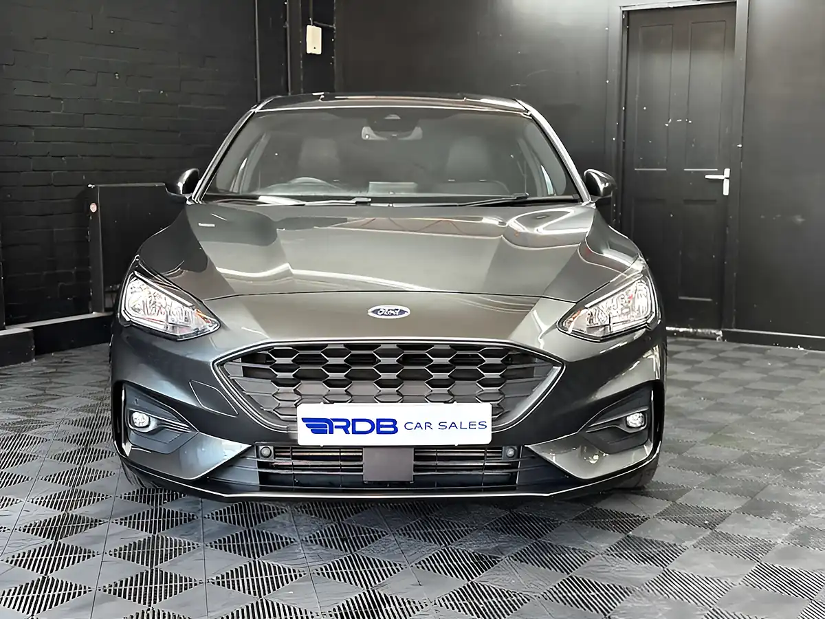 Used 2019 Ford Focus ST-Line X Grey - Interior and Exterior details 5