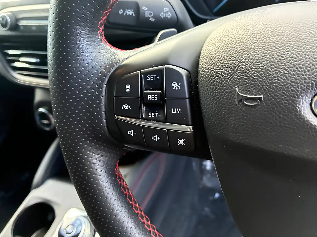 Used 2019 Ford Focus ST-Line X Grey - Interior and Exterior details 17