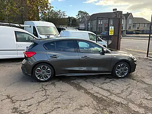 Used 2019 Ford Focus ST-Line X Grey - Interior and Exterior details 2