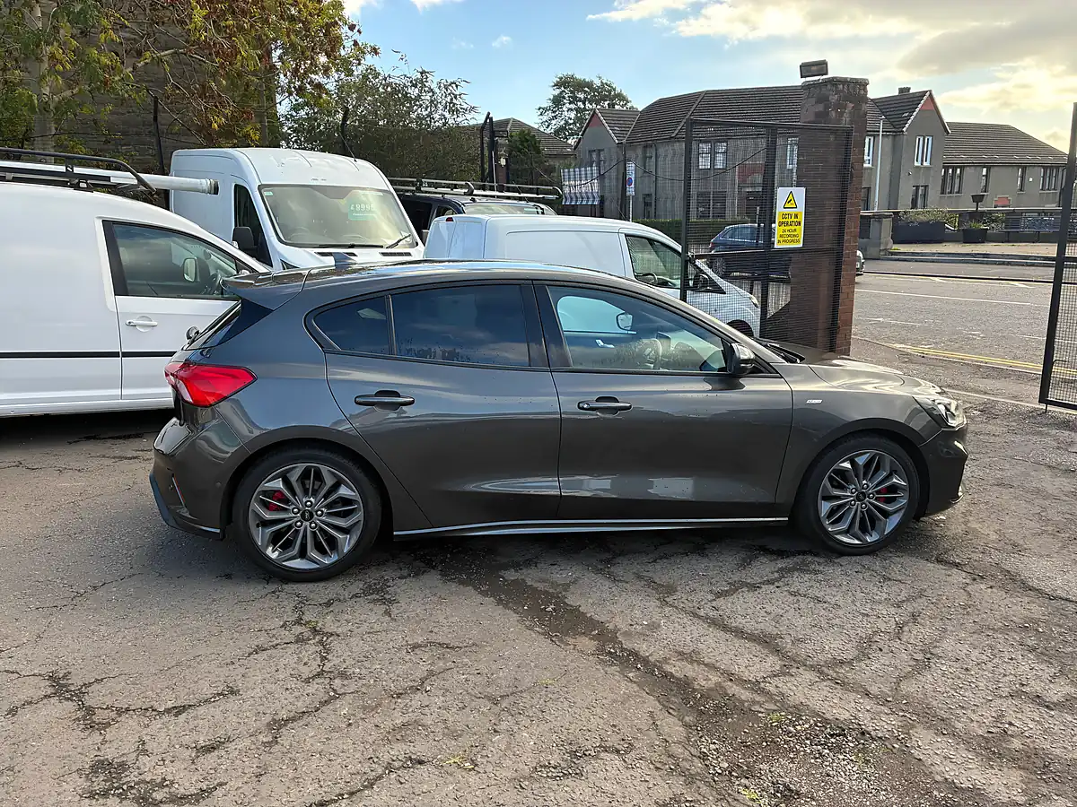 Used 2019 Ford Focus ST-Line X Grey - Interior and Exterior details 2