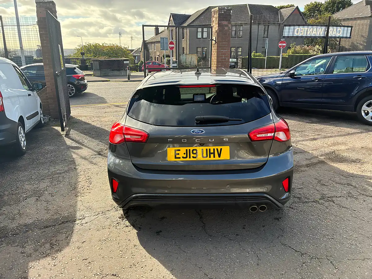 Used 2019 Ford Focus ST-Line X Grey - Interior and Exterior details 4