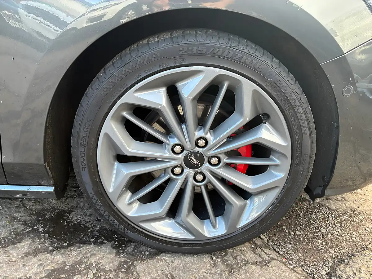 Used 2019 Ford Focus ST-Line X Grey - Interior and Exterior details 8