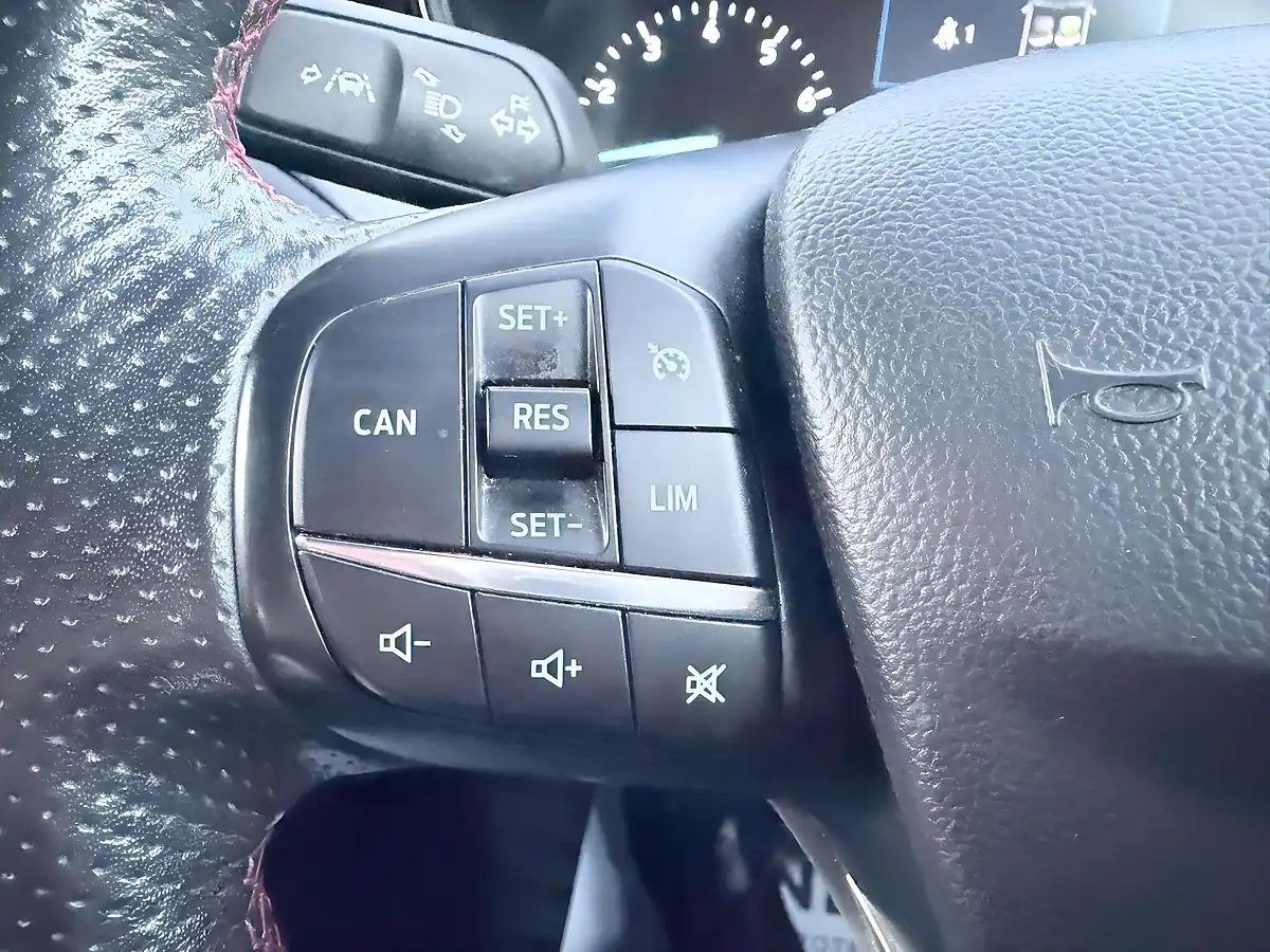 Used 2019 Ford Focus ST-Line X Grey - Interior and Exterior details 16