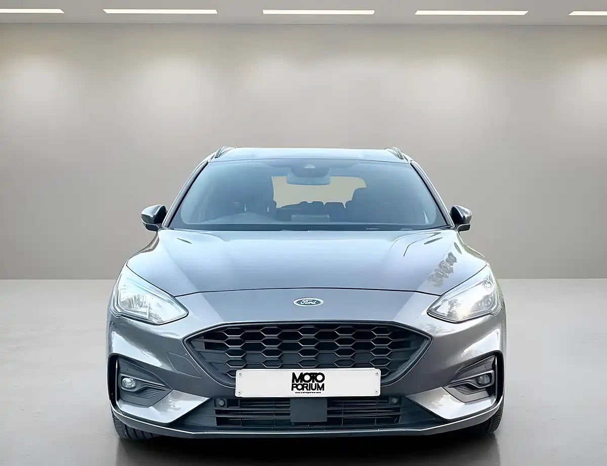 Used 2019 Ford Focus ST-Line X Grey - Interior and Exterior details 6