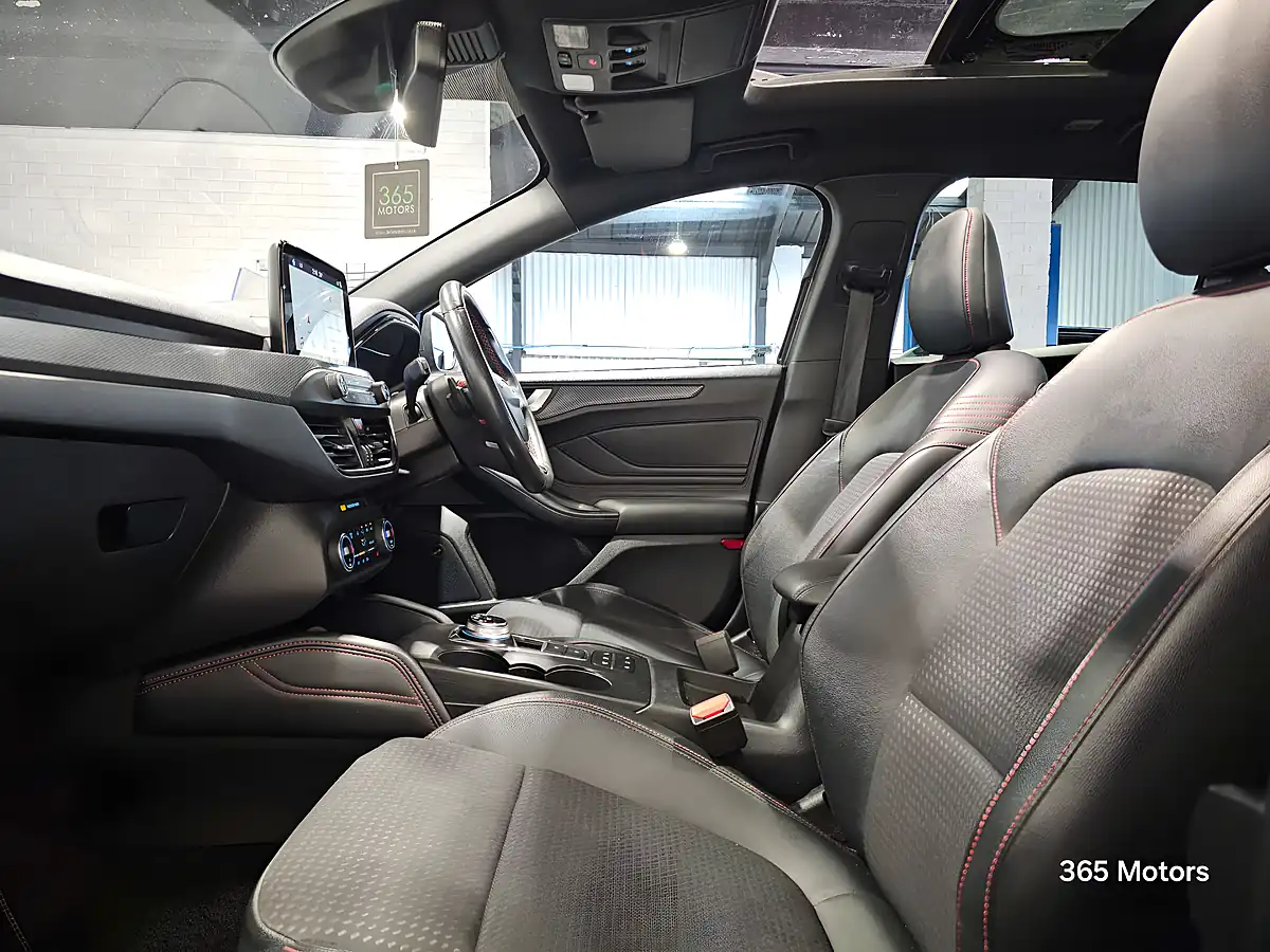 Used 2019 Ford Focus ST-Line X Magnetic - Interior and Exterior details 11