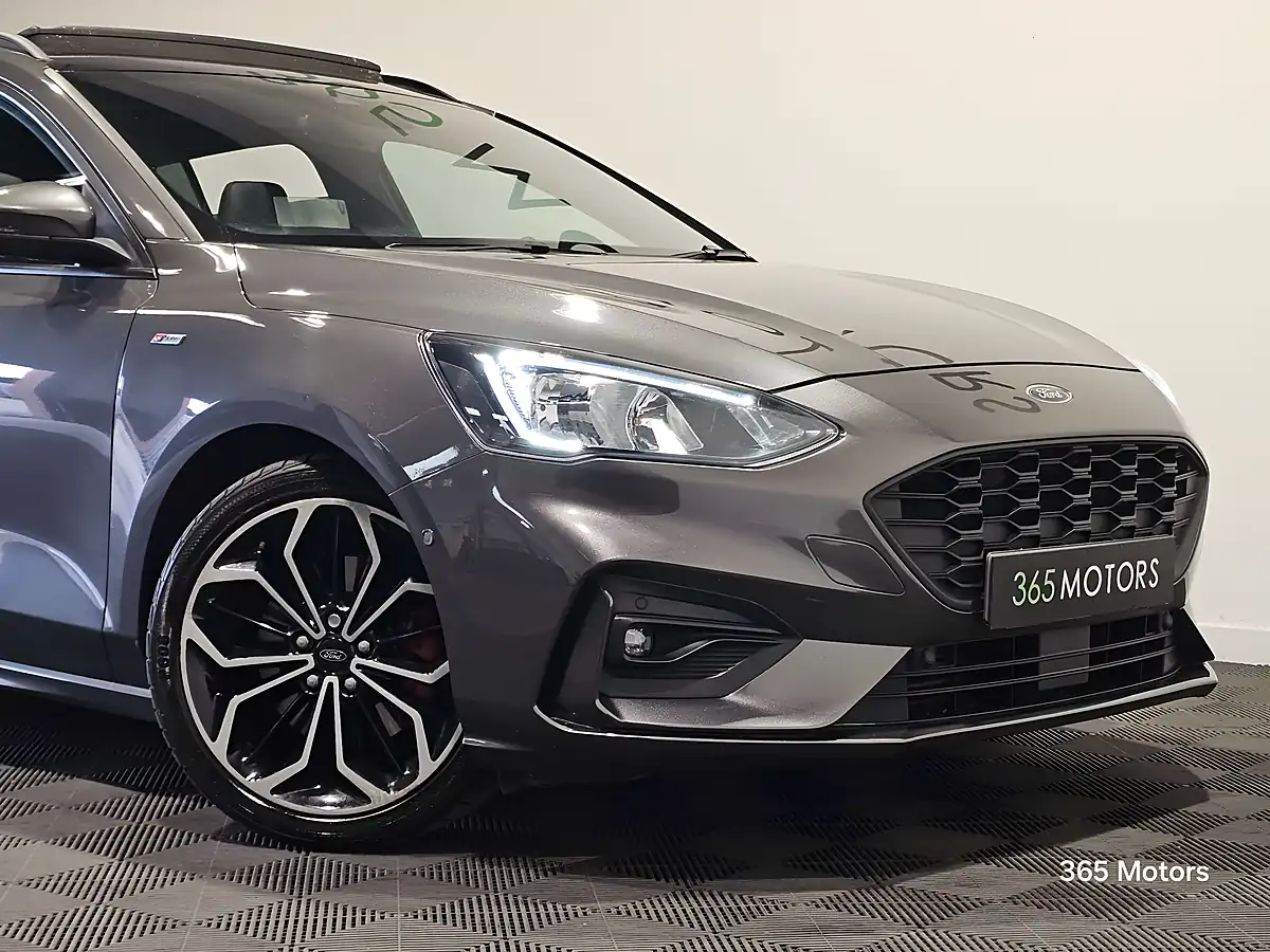 Used 2019 Ford Focus ST-Line X Magnetic - Interior and Exterior details 15