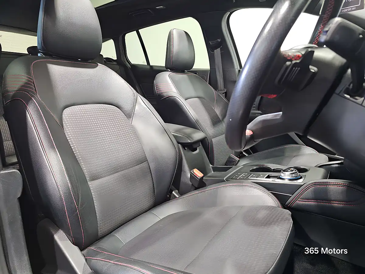 Used 2019 Ford Focus ST-Line X Magnetic - Interior and Exterior details 7