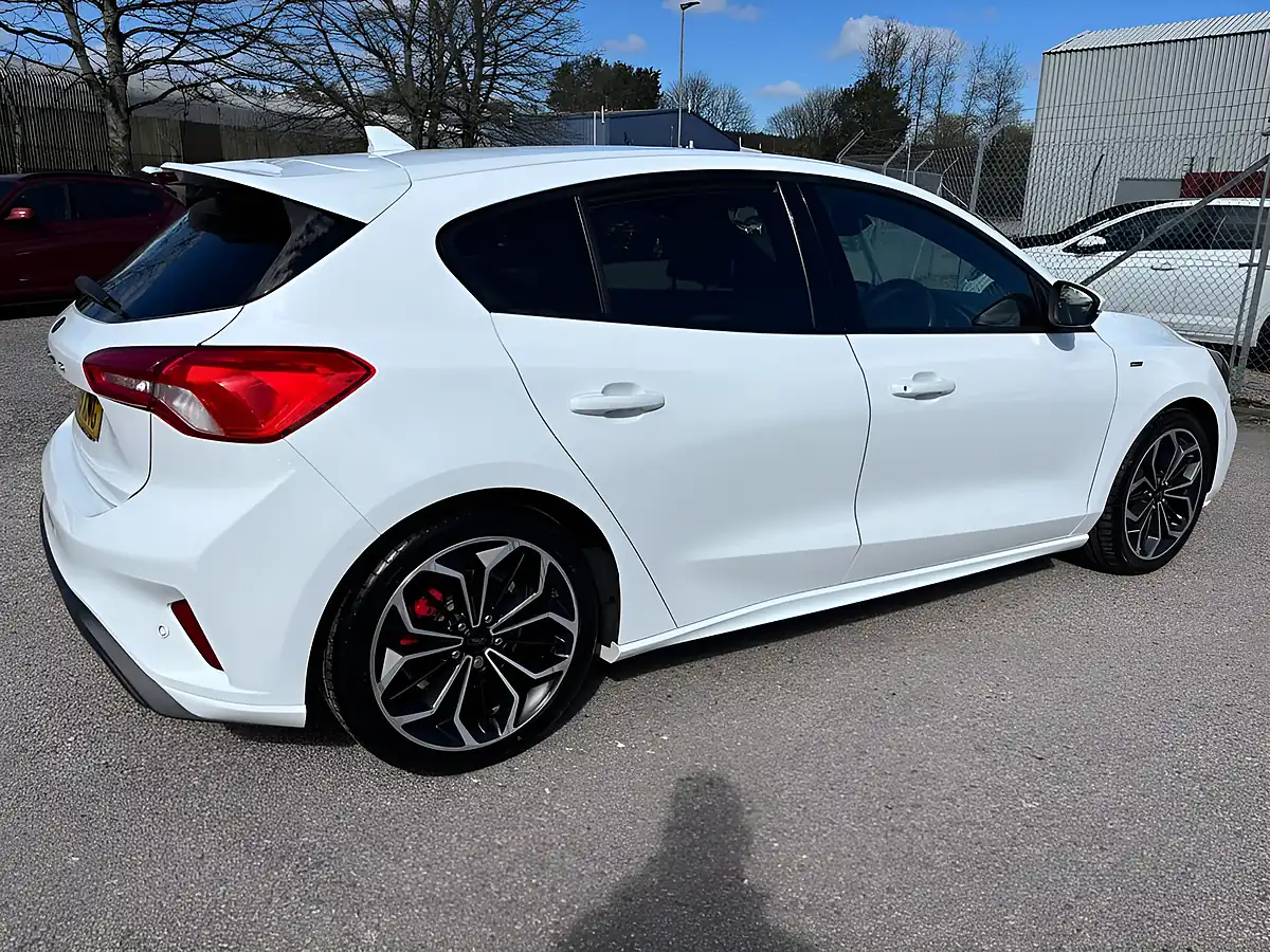 Used 2019 Ford Focus ST-Line X White - Interior and Exterior details 10