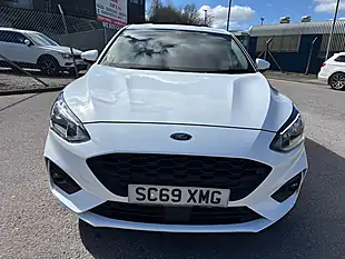 Used 2019 Ford Focus ST-Line X White - Interior and Exterior details 12
