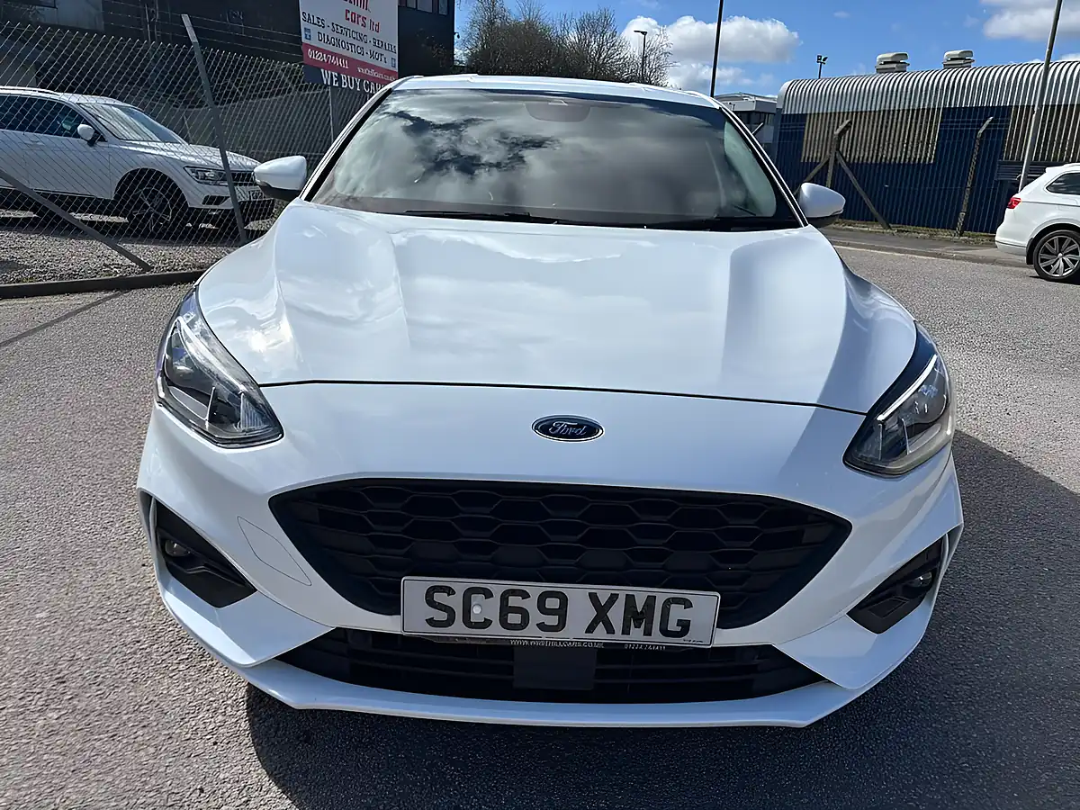 Used 2019 Ford Focus ST-Line X White - Interior and Exterior details 12