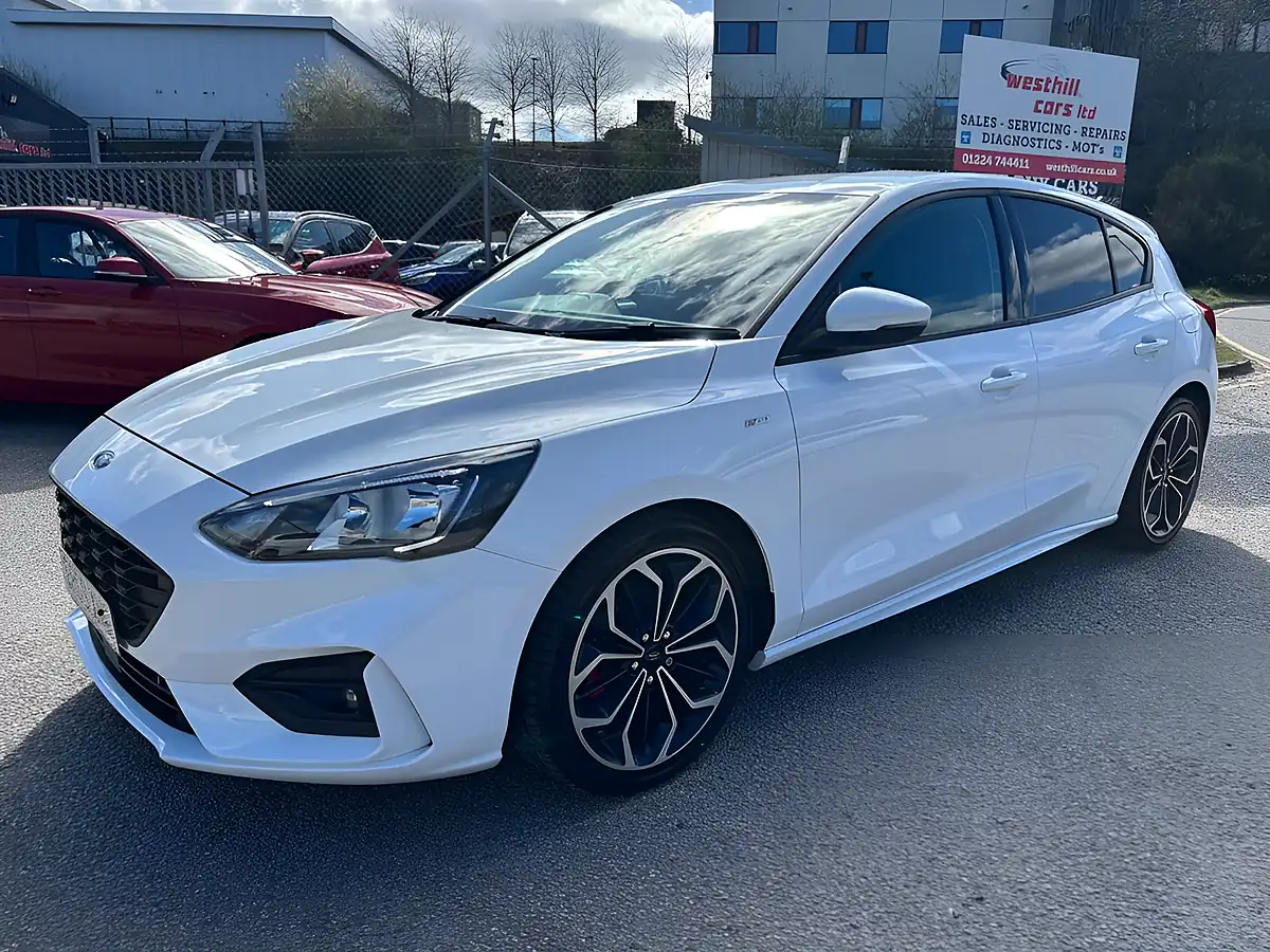 Used 2019 Ford Focus ST-Line X White - Interior and Exterior details 15