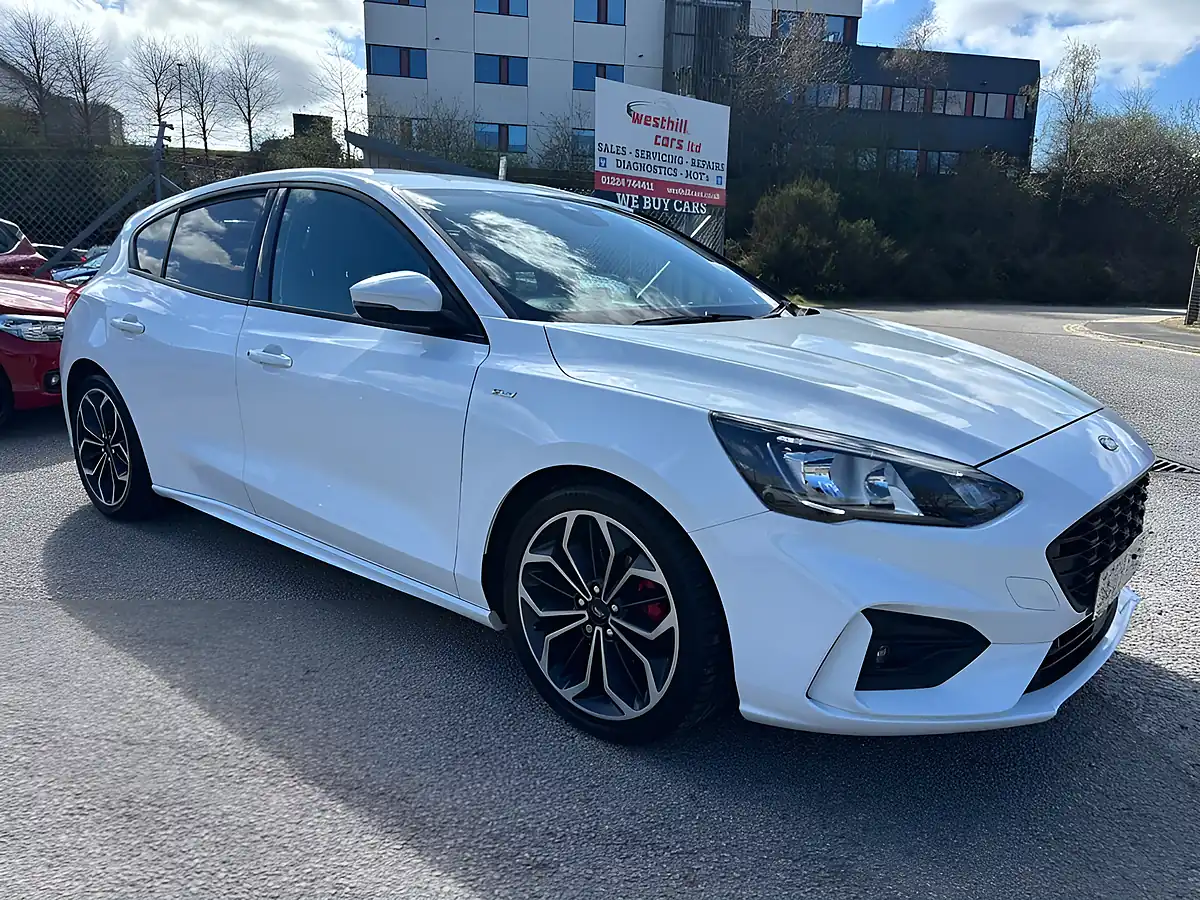 Used 2019 Ford Focus ST-Line X White - Interior and Exterior details 5