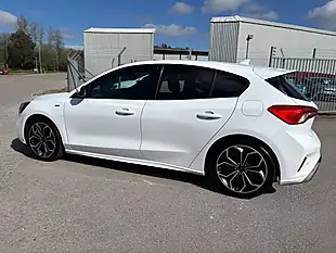 Used 2019 Ford Focus ST-Line X White - Interior and Exterior details 8
