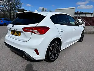 Used 2019 Ford Focus ST-Line X White - Interior and Exterior details 9