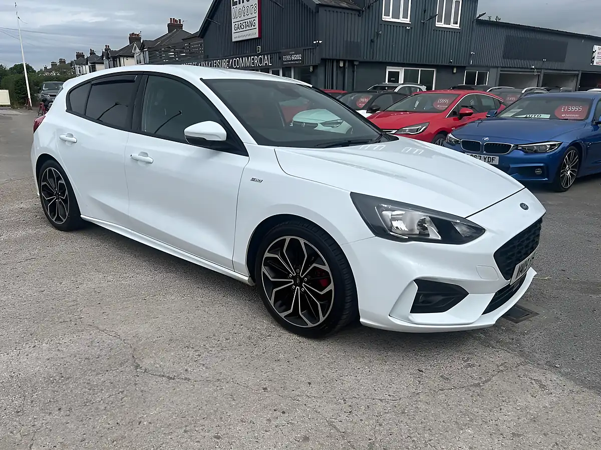 Used 2019 Ford Focus ST-Line X White - Front View