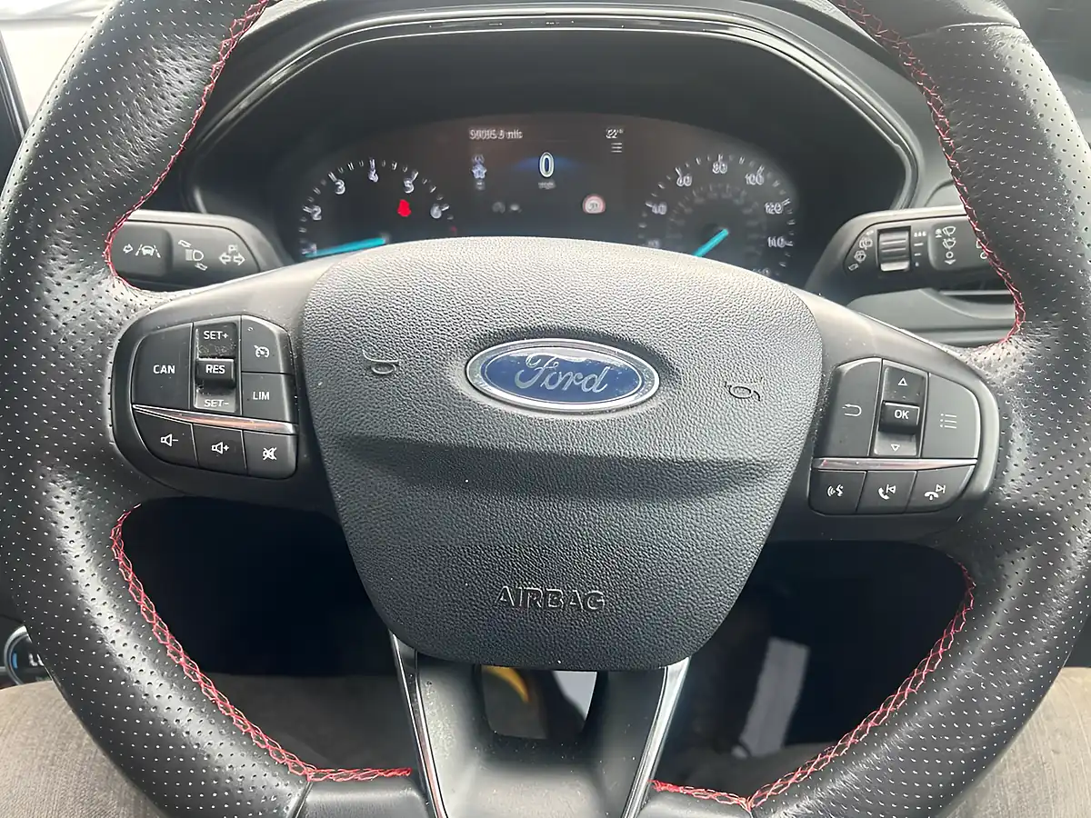 Used 2019 Ford Focus ST-Line X White - Interior and Exterior details 12