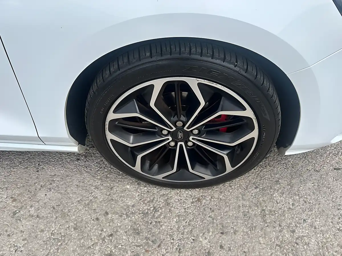 Used 2019 Ford Focus ST-Line X White - Interior and Exterior details 19