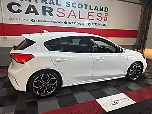 Used 2019 Ford Focus ST-Line X White - Interior and Exterior details 12