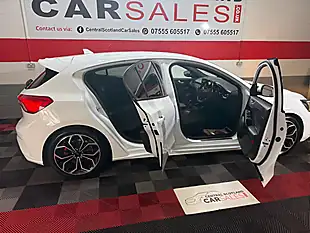 Used 2019 Ford Focus ST-Line X White - Interior and Exterior details 13