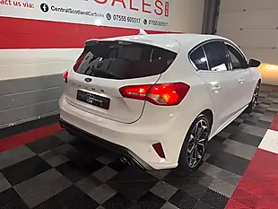 Used 2019 Ford Focus ST-Line X White - Interior and Exterior details 14