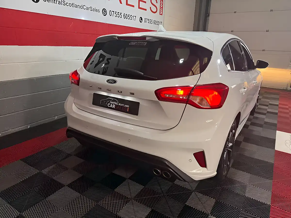 Used 2019 Ford Focus ST-Line X White - Interior and Exterior details 16
