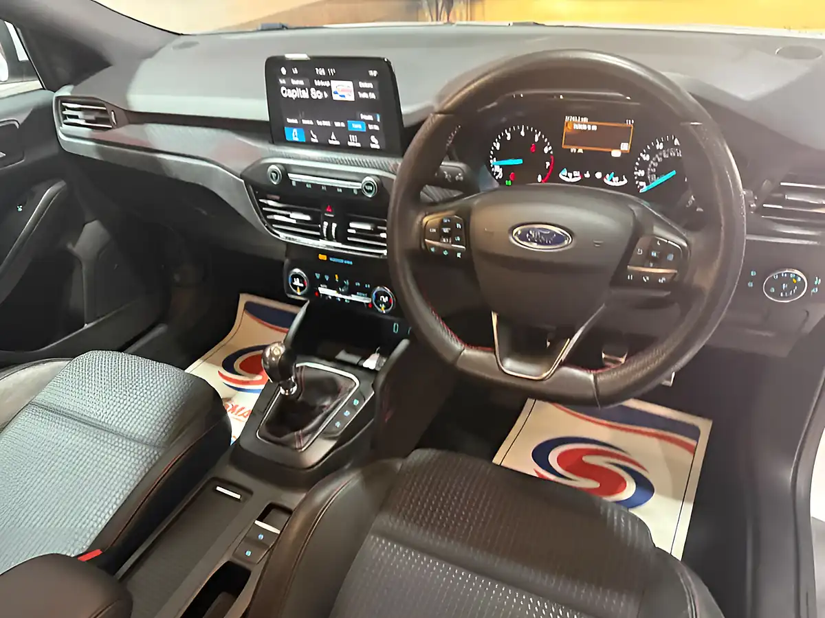 Used 2019 Ford Focus ST-Line X White - Interior and Exterior details 17