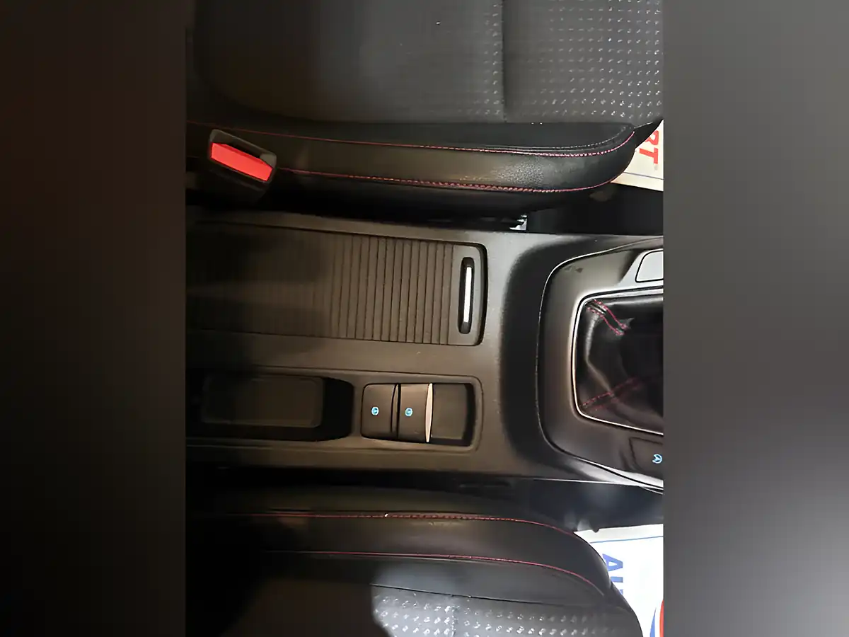 Used 2019 Ford Focus ST-Line X White - Interior and Exterior details 19