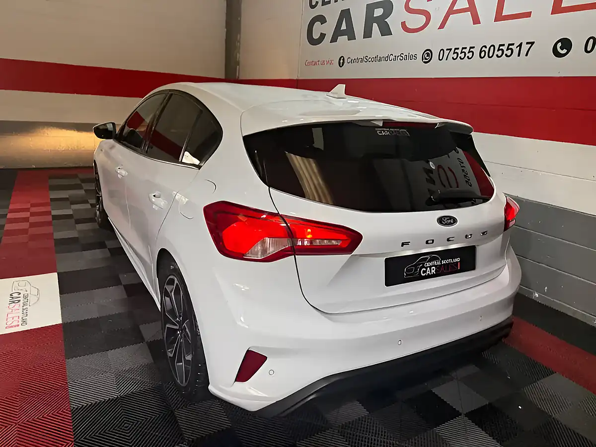 Used 2019 Ford Focus ST-Line X White - Interior and Exterior details 4