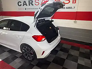 Used 2019 Ford Focus ST-Line X White - Interior and Exterior details 8