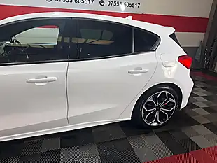 Used 2019 Ford Focus ST-Line X White - Interior and Exterior details 9