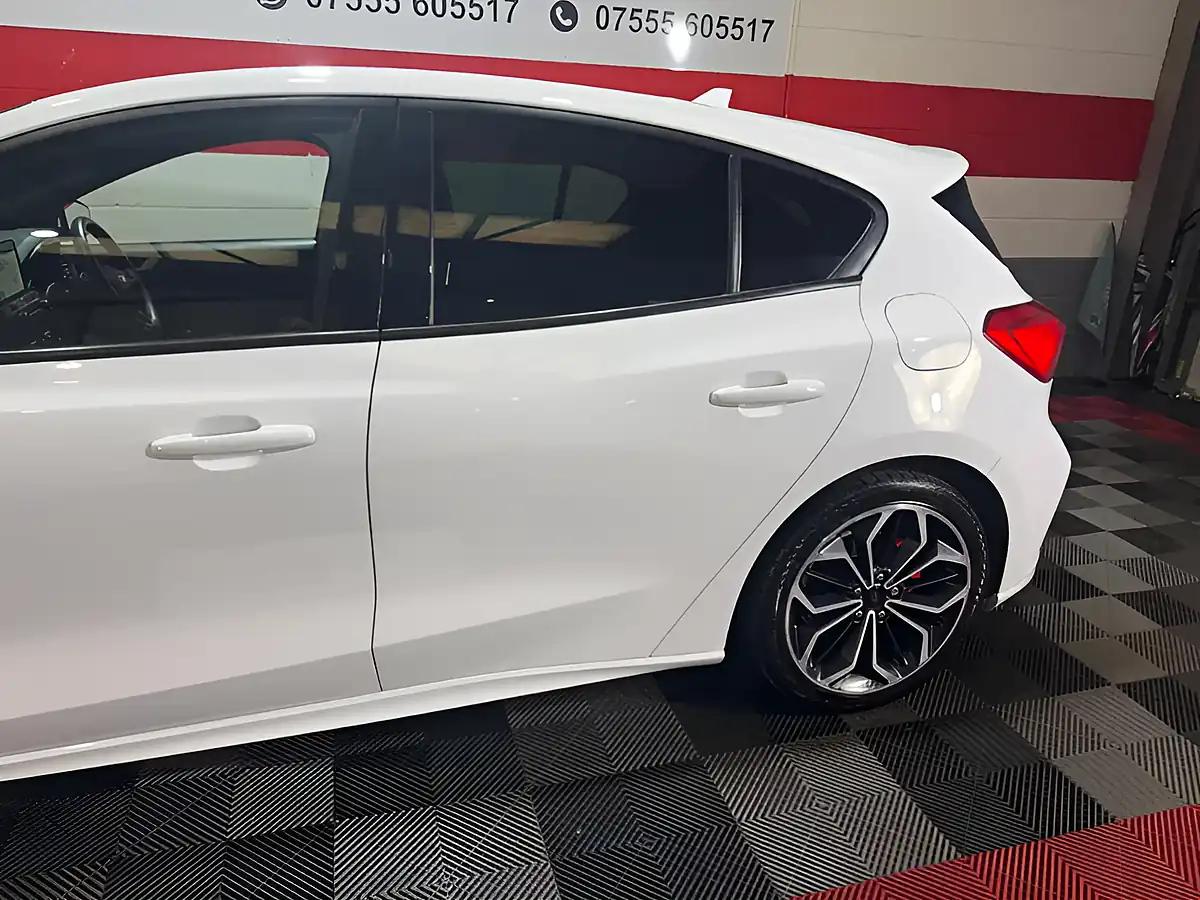 Used 2019 Ford Focus ST-Line X White - Interior and Exterior details 9