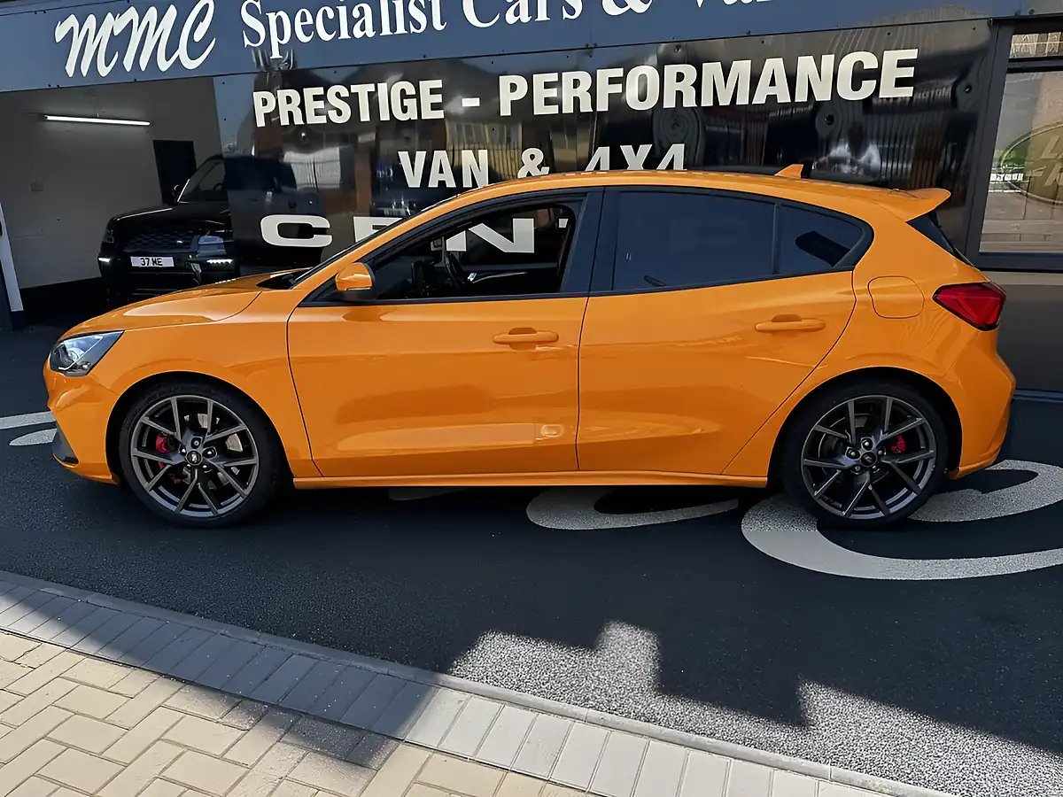 Used 2019 Ford Focus ST Orange - Front View