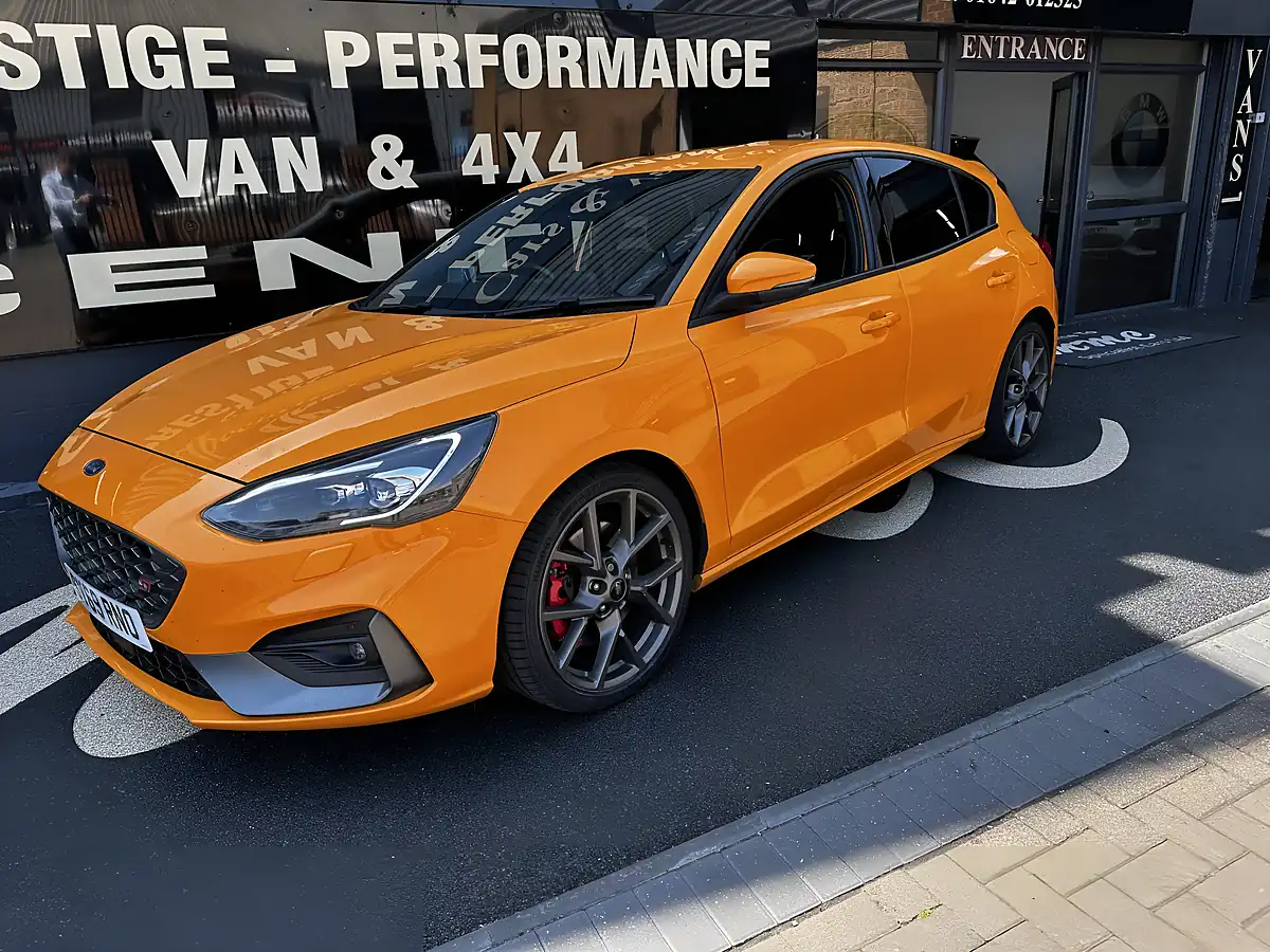 Used 2019 Ford Focus ST Orange - Interior and Exterior details 3