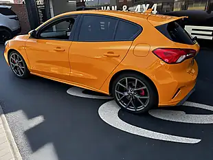 Used 2019 Ford Focus ST Orange - Interior and Exterior details 5