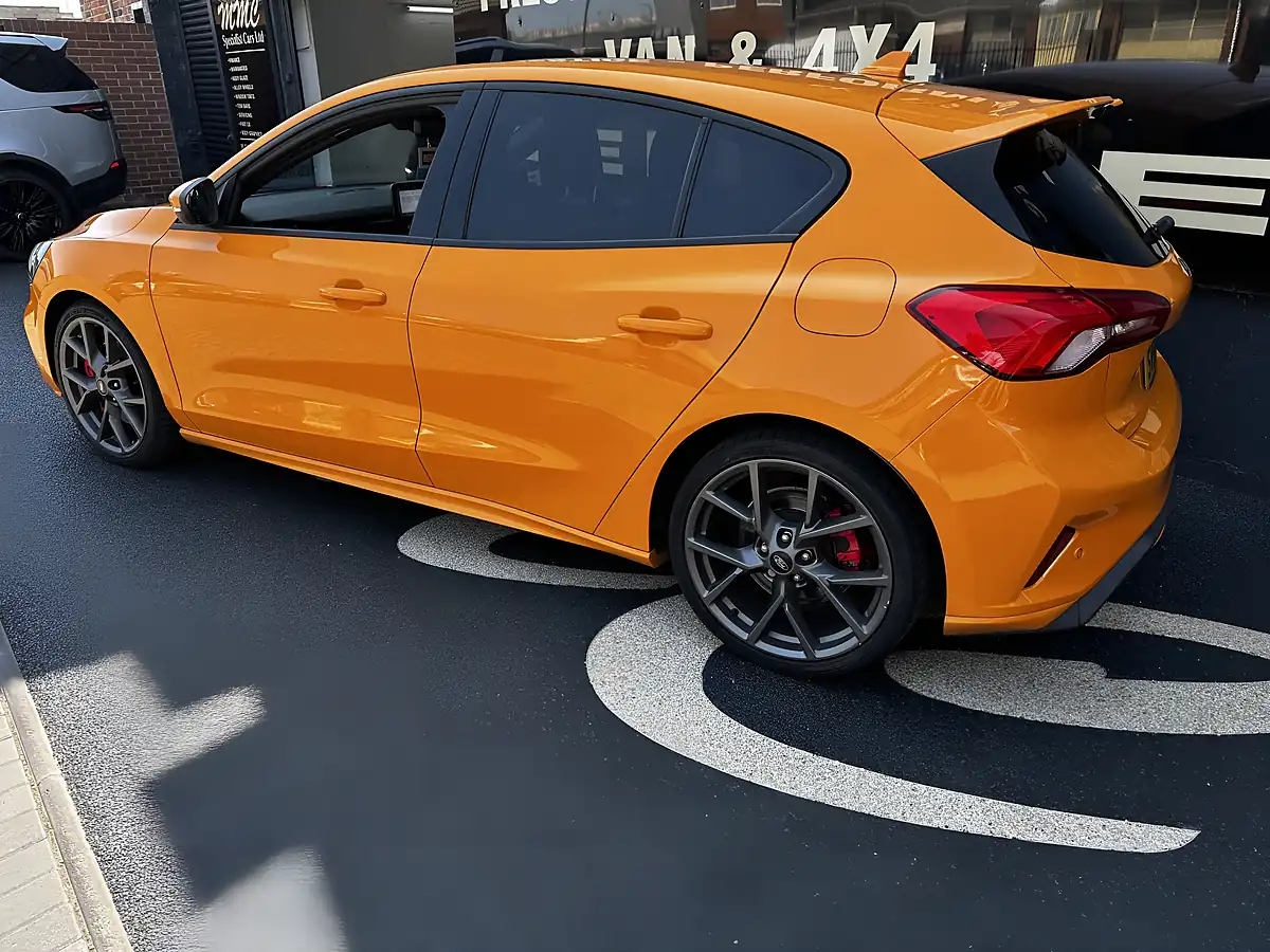 Used 2019 Ford Focus ST Orange - Interior and Exterior details 5
